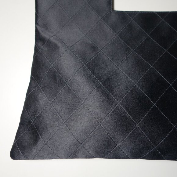 Vtg Chanel Satin Matelasse Clutch Handbag Made In France, Size 9.5 in x 11.75 in - Picture 11 of 16